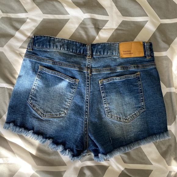 Blue jean shorts - Picture 2 of 2